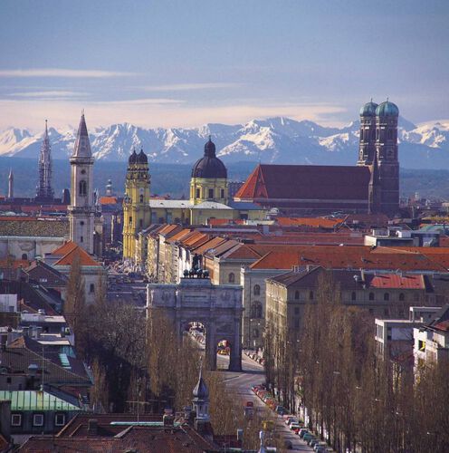 München mit Alpenpanorama