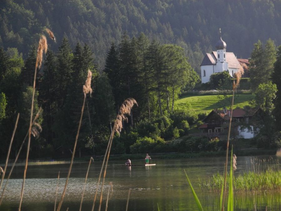 :Impressionen vom Weissensee, nur 5 Minuten vom Haus, einem idyllischen und beliebten Badesee